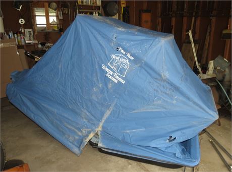 Ice Fishing Shelter with Floor