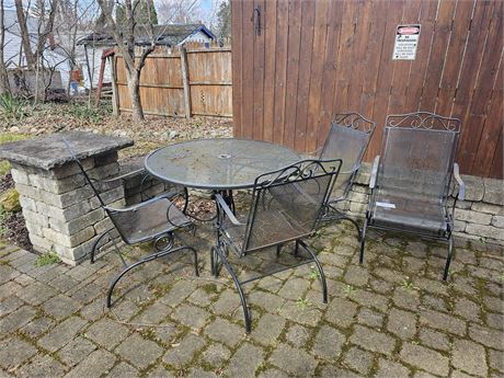 Metal Mesh Outdoor Table & Chairs