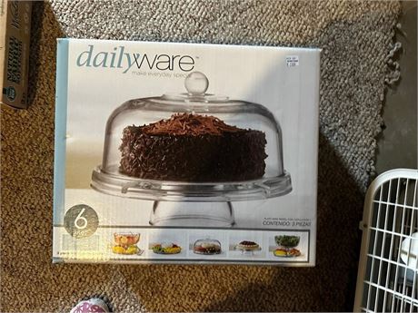 New Dailyware Glass Cake Stand