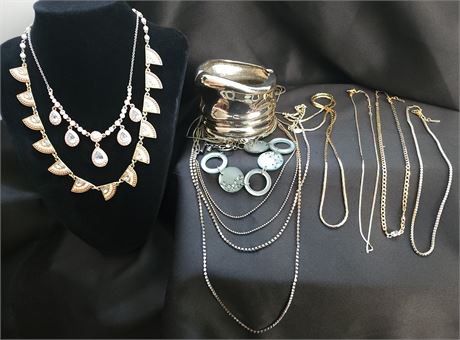 Necklace Lot 5