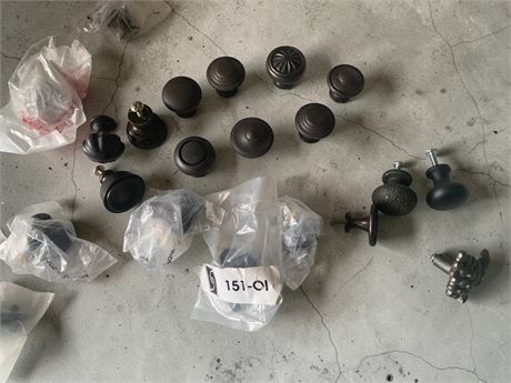 Hardware Lot - Black Metal Cabinet & Drawer Knobs