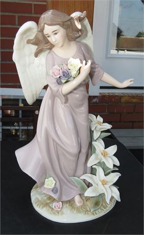 Grandeur "Easter Spring Angel" Figurine