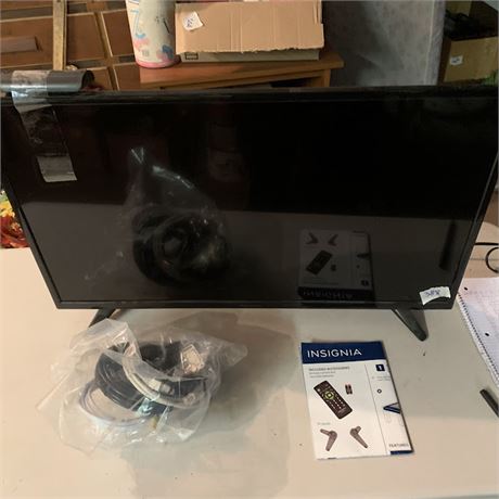 Insignia LED TV Television 32 Inch