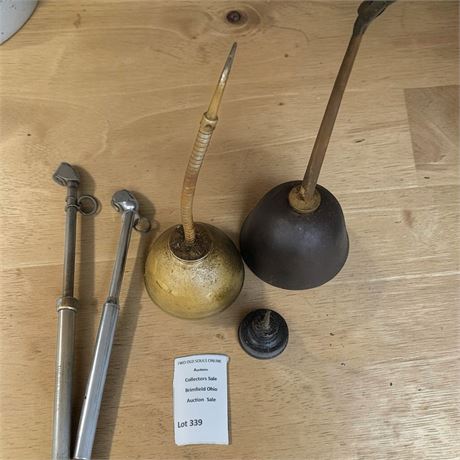 Vintage Industrial Oilers & Tire Air Pressure Gauge Lot