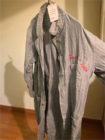 1950s Finck's Red Bar Automotive Lab Coat in Herringbone Gray