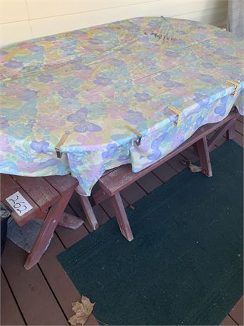 Oval Wood Picnic Table With 4 Benches & Butterfly Tablecloth