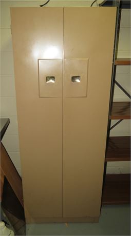 Cabinet, Contents