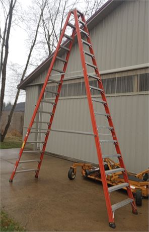 Louisville 16' Fiberglass Twin Step Ladder