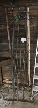 Metal Trellis, Shepherd’s Hooks & More