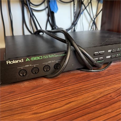 Roland A-880 Midi Patchbay