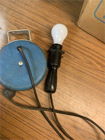 Cordomatic Retractible Work Light