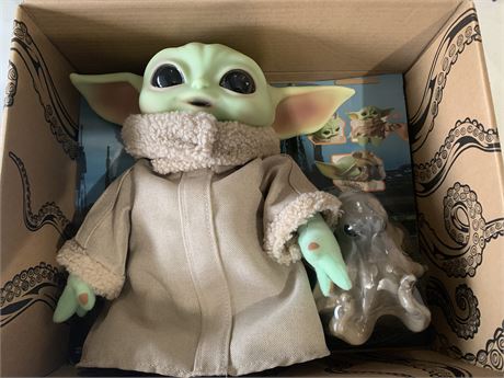 Mattel Star Wars The Mandalorian The Child Plush Toy W/Sounds & Squid Accessory