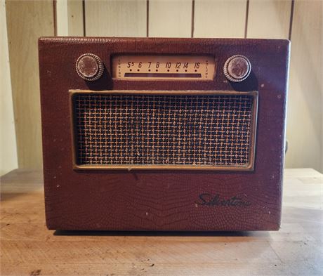 Sears & Roebuck Silverstone Radio