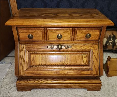 Broyhill Nightstand