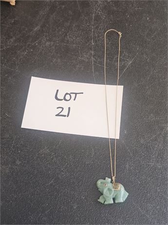 10K 18" Gold Necklace 0.3 DWT With Jade Elephant Pendant