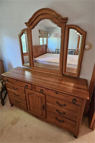 Cochrane Wood Dresser & Mirror