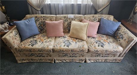 Blabman-Paramount Floral Pattern Couch