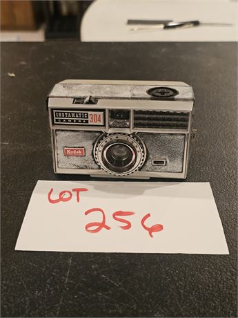 Kodak Instamatic 304 Flash Cube System Camera Year 1965