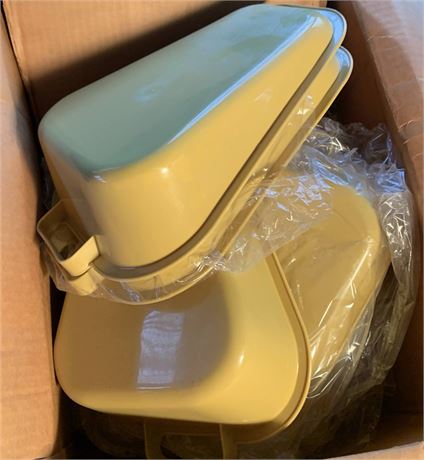 Microwave Butter Dish/Steamers & Toilet Paper Holder W/Brass-Colored Roller