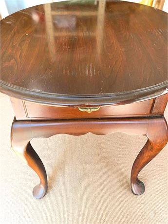 Round Queen Anne Style End Table W/Drawer - 28 X 24 X 22
