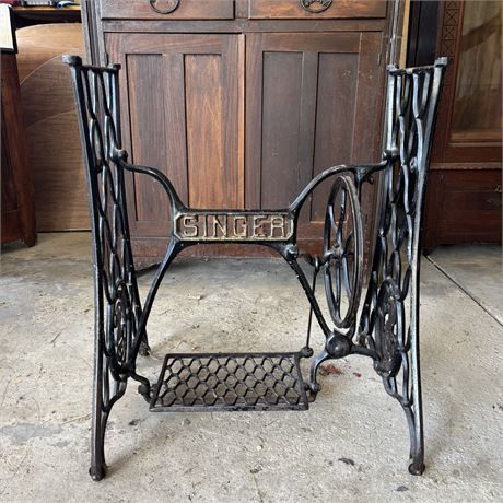 Antique Singer Sewing Machine Cast Iron Base