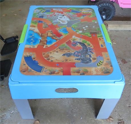 Monster Trucks Play Table
