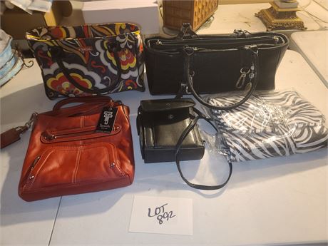 Ladies Purse & Handbag Lot Sachi ,Tignanello , & More