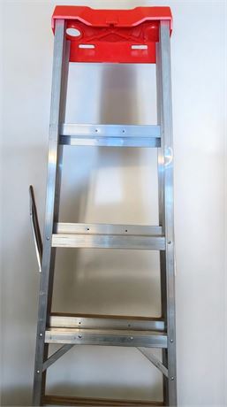 Glam 6 Ft Aluminum Step Ladder