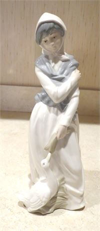 Mirmasu Girl With Goose Figurine