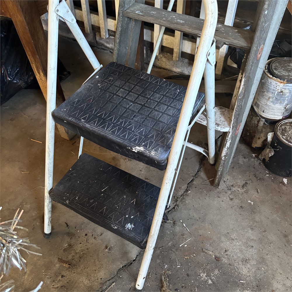 J&K Estate Sales & Auctions - 7 ft Wood Ladder, 2 step step stool
