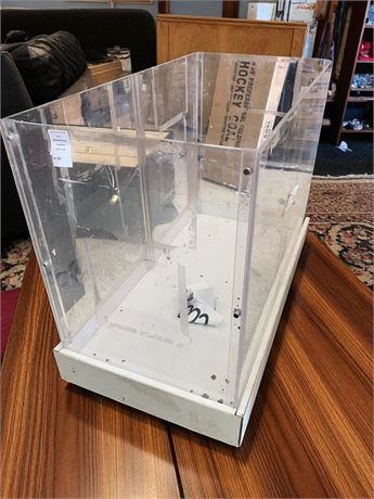 Large Acrylic Plexiglass Display Case/Retail Display On Wheels