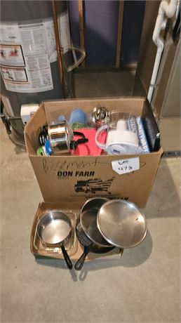 Mixed Kitchen Lot: Pots, Pans, Kitchen Gadgets & More