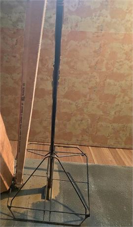 Kennatrack Metal Gliding Door Hardware/Store Display Stand