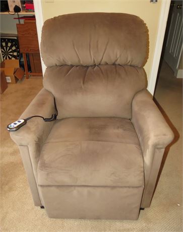 Ultra Comfort America Power Lift Recliner