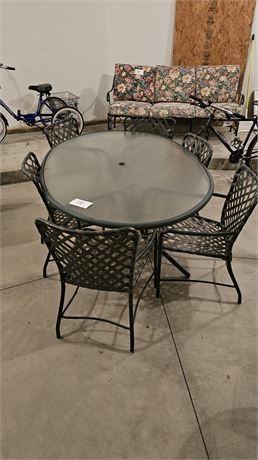 Metal Glasstop Patio Table & Chairs