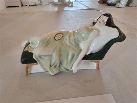 Royal Doulton "Sleeping Beauty" 1987 Figurine