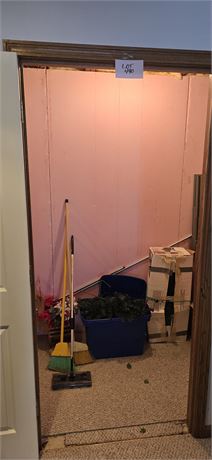 Christmas Room Cleanout- Faux Floral, Mixed Size Wreaths, Lights & More