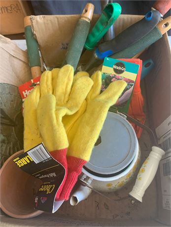 Misc Garden Tool Lot