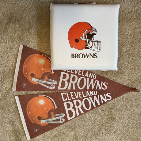 Vintage Cleveland Browns Stadium/Seat Pad and Pennants
