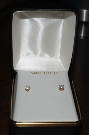 14 KT Gold Diamond Stud Earrings