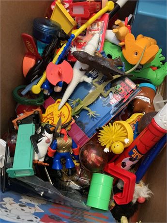 Small Toy/Collectible Lot