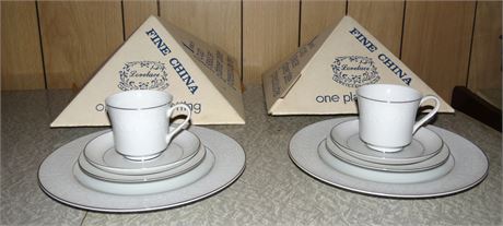 2 Place Settings Crown Victoria " Love Lace"