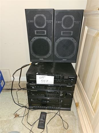 Magnavox Disc Player, Tuner, Amplifier & Cassette Player With Speakers