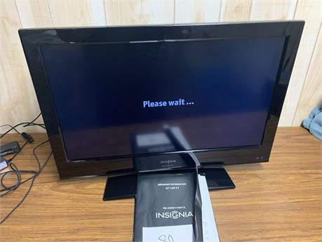 Insignia 32 Inch HDMI LED TV/Television NS-32D311NA15 With Instruction Booklet