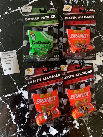 Lionel Racing NASCAR Authentics Cars - Danica Patrick GoDaddy
