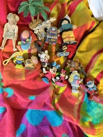 Toy Figurines/Collectible Keychains Minions, Minnie & Mickey Mouse Smurfs & More