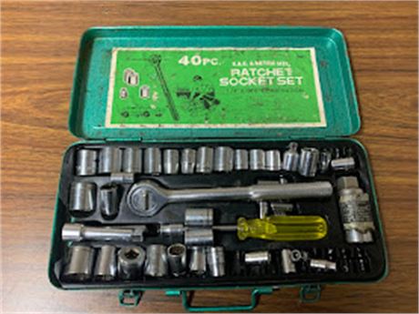 Vintage Old Imperial 40 Piece Ratchet Socket Tools Set In Metal Case