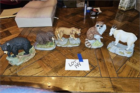 Mixed Animal Figurine Lot: Bear / Beaver / Mountain Goat & More