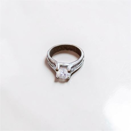 Sterling Silver rRng W/Large Round-Cut Simulated Diamond Solitaire Stone