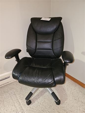 Black Adjustable Office Chair